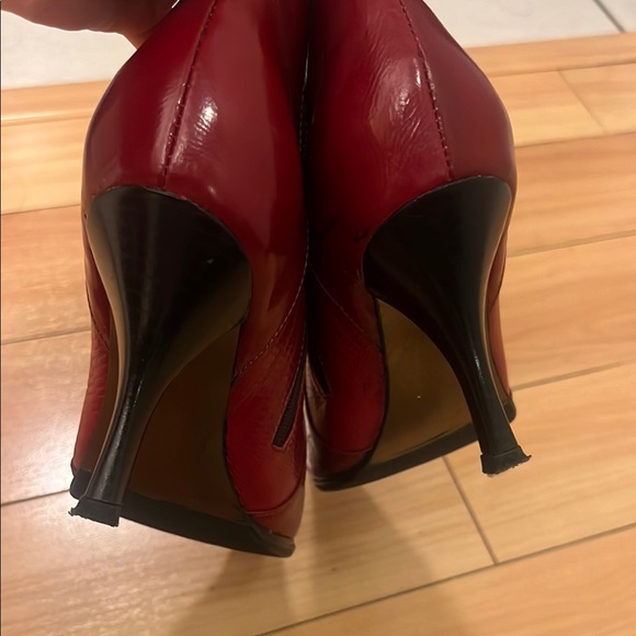 Red Ankle Boots with Pointed Toe and Medium Heel - Picture 3 of 4